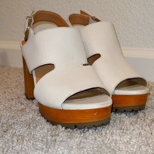Size 6M Crown Vintage block sandal heels.